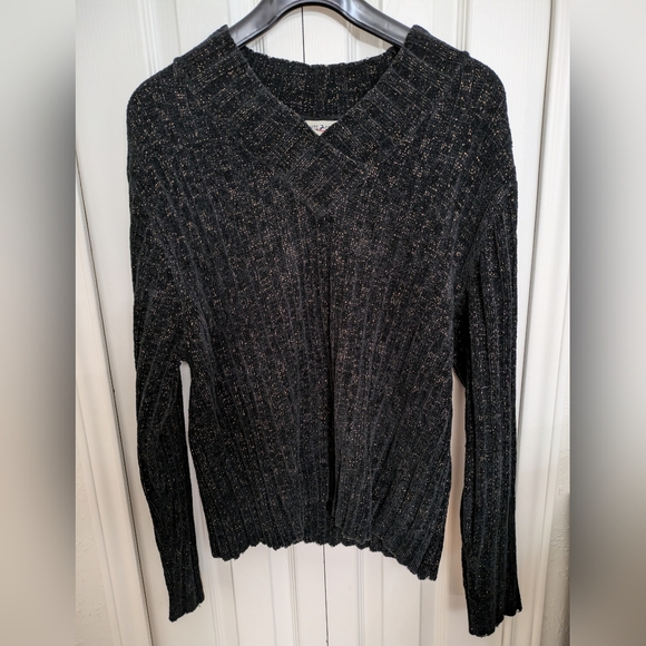 Black Chenille V-neck Shimmer Sweater - Picture 6 of 9